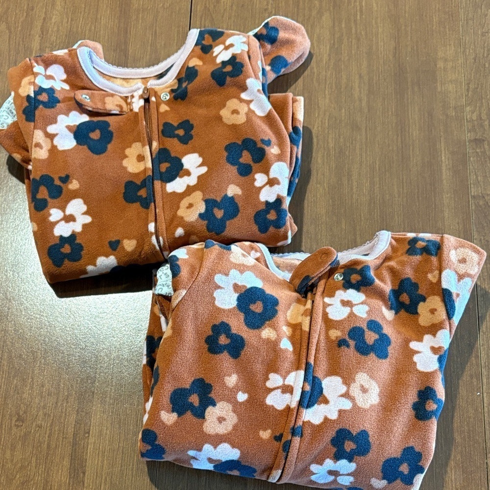 NWT Carter’s Twin set of Matching sleepers. Sz 3t/3A.